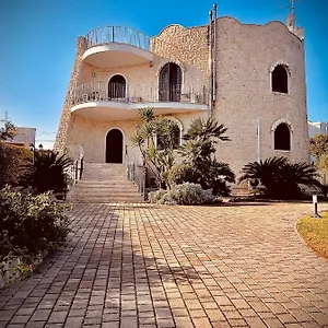 https://villa-pignatelli.barihotels.org